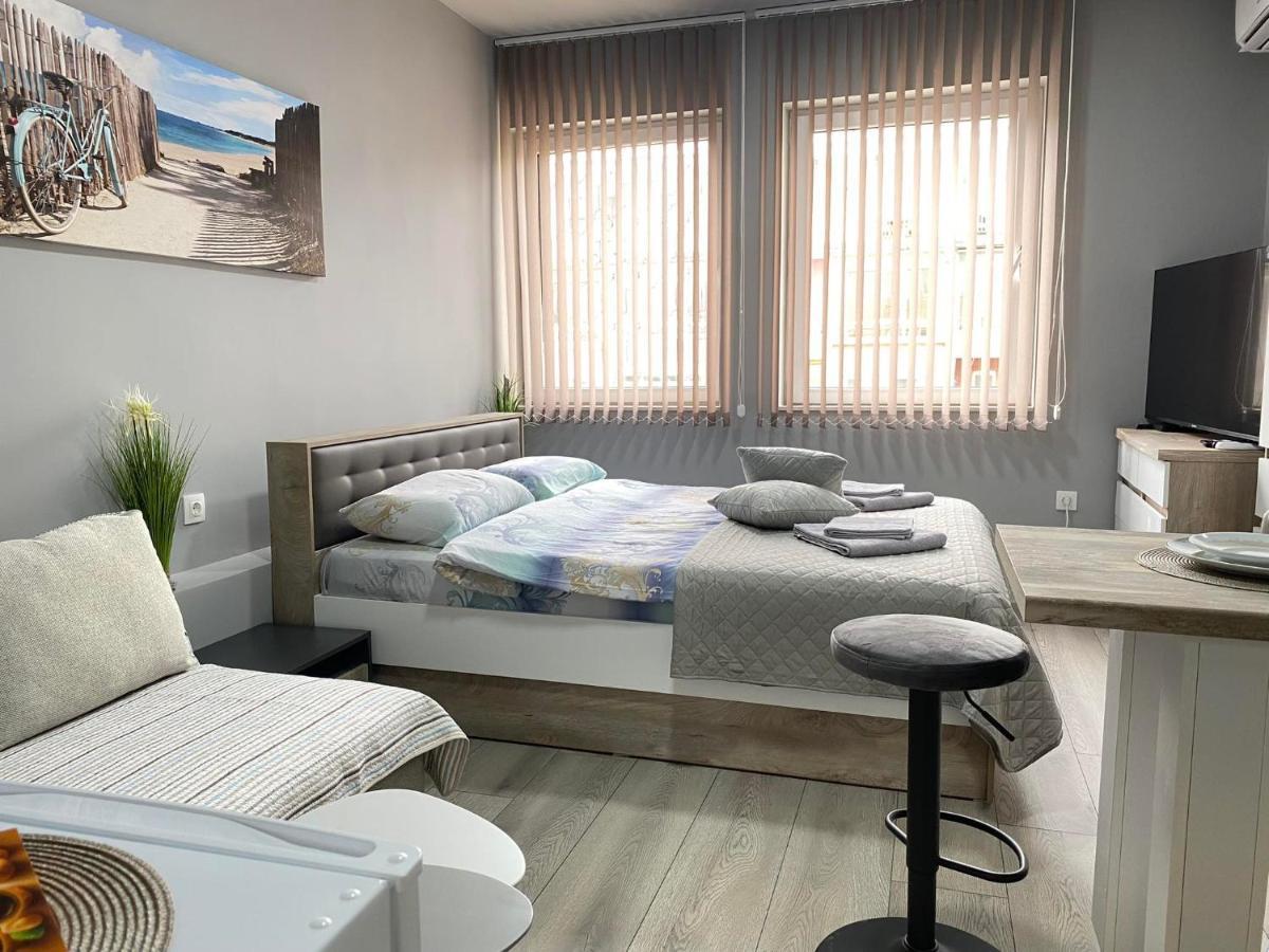 Nj Luxury Rooms And Suites ヴァルナ エクステリア 写真