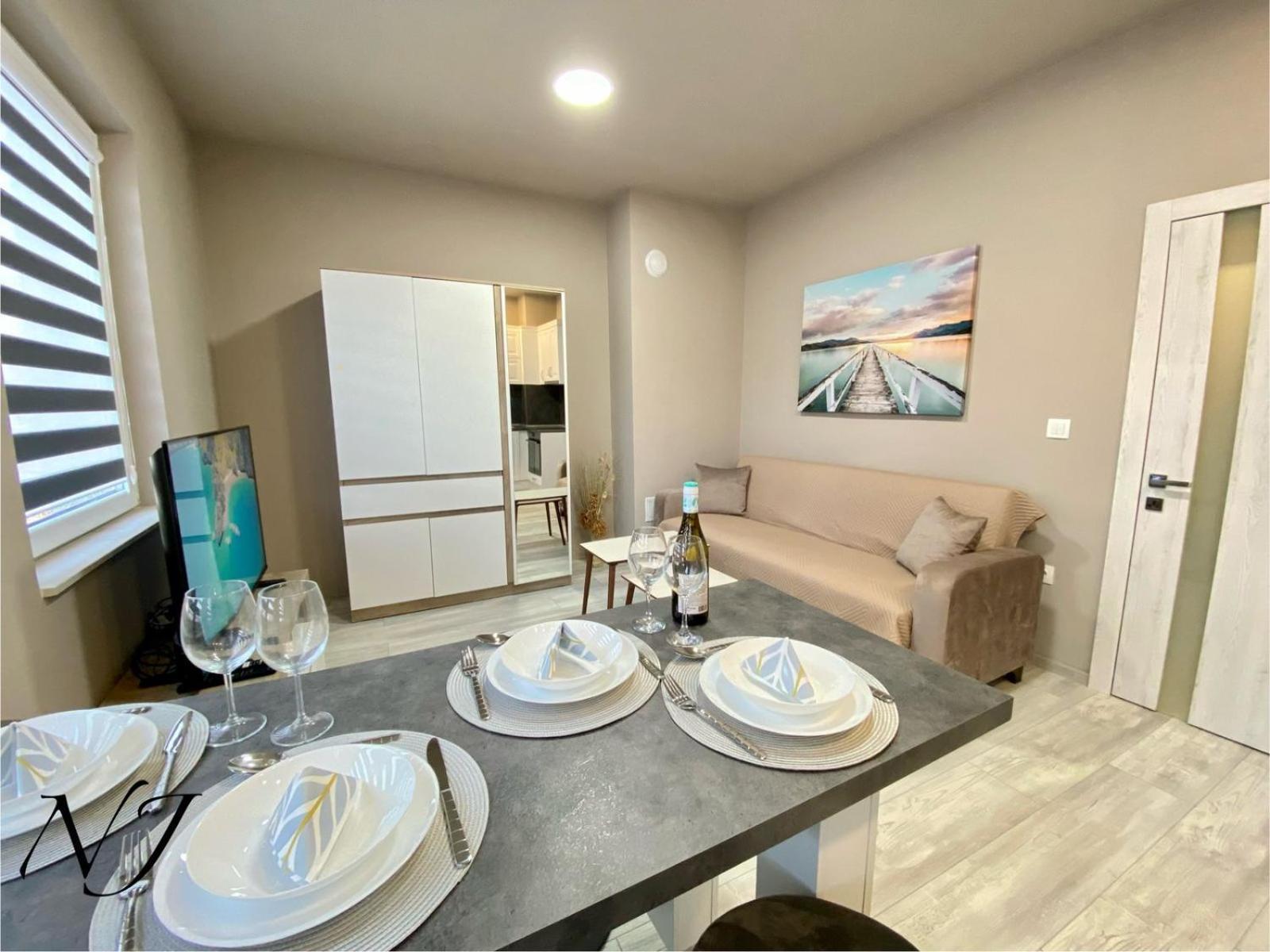 Nj Luxury Rooms And Suites ヴァルナ エクステリア 写真