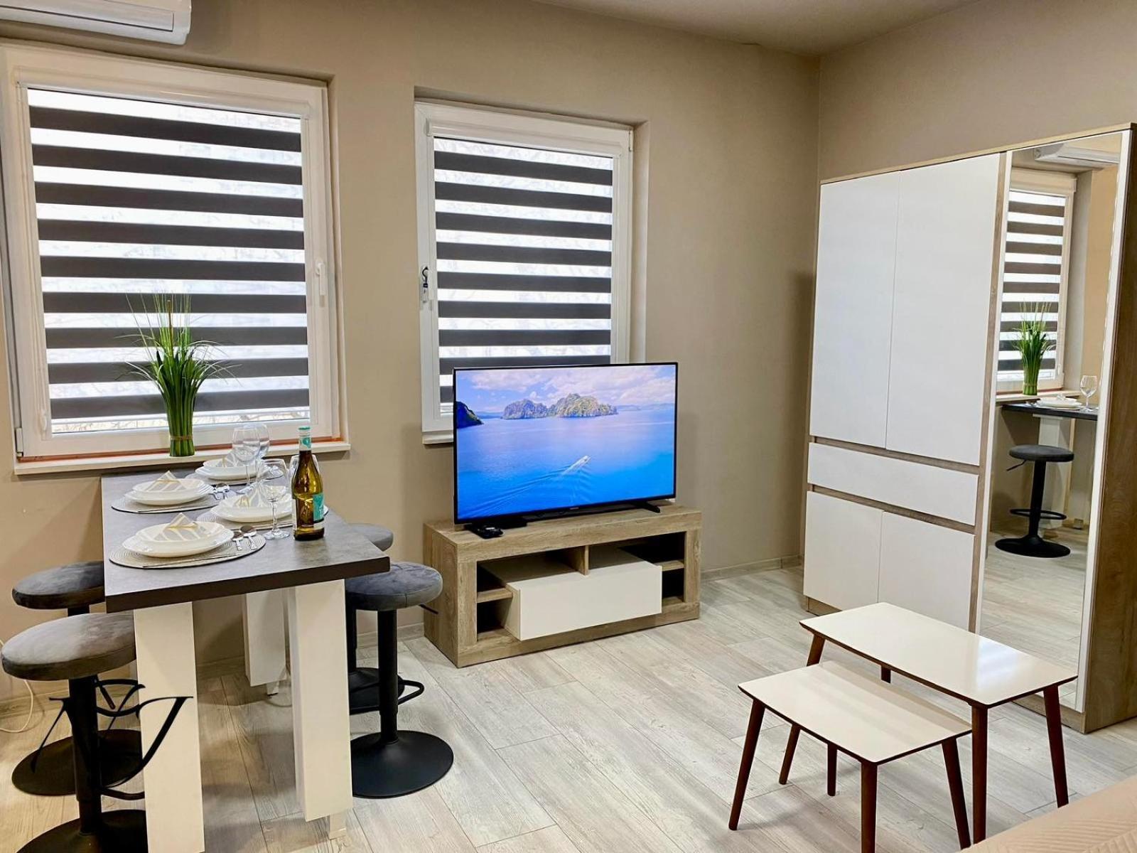 Nj Luxury Rooms And Suites ヴァルナ エクステリア 写真